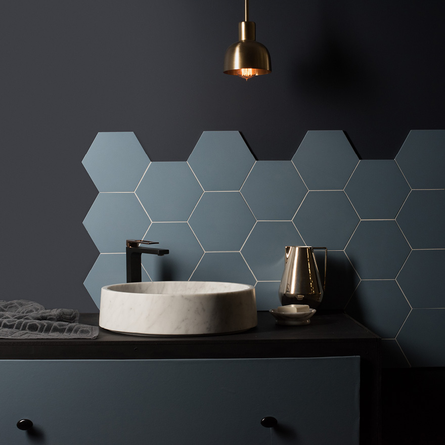 How to make the most of dark interiors using tiles